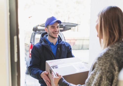 4-Advantages-of-Door-To-Door-Delivery-1-1